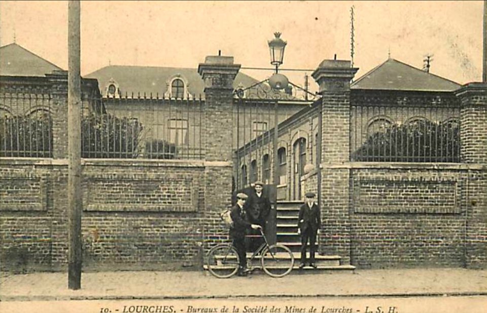 Lourches - Grands bureaux de la Compagnie des mines de Douchy (A)