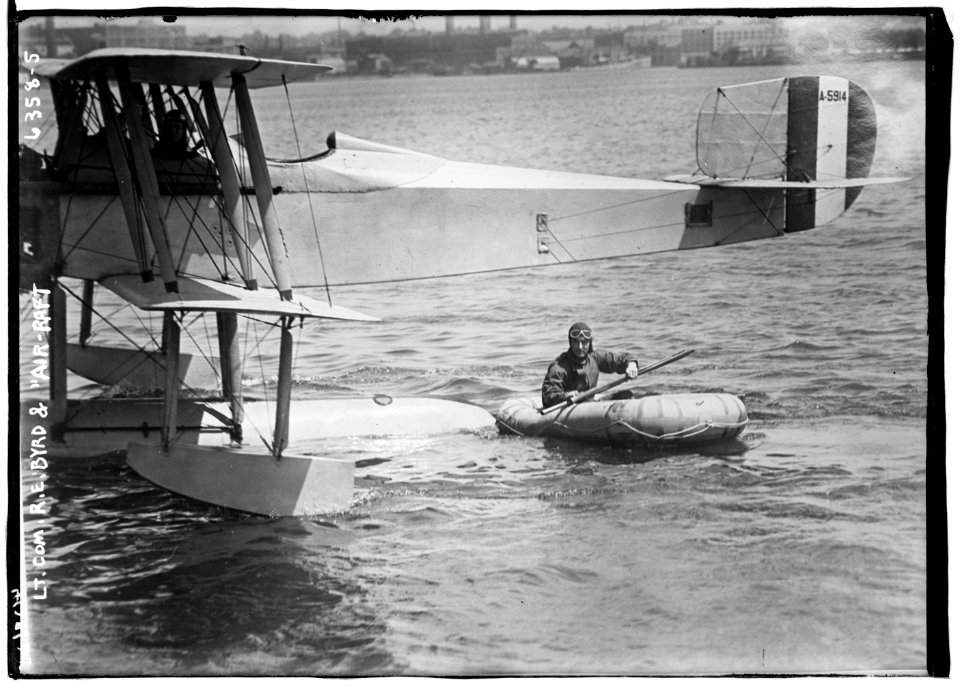 Lt. Com. Byrd and Air-Raft LCCN2014718208