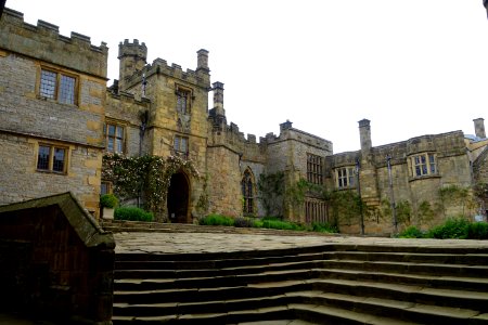 Lower Courtyard - Haddon Hall - Bakewell, Derbyshire, England - DSC02456