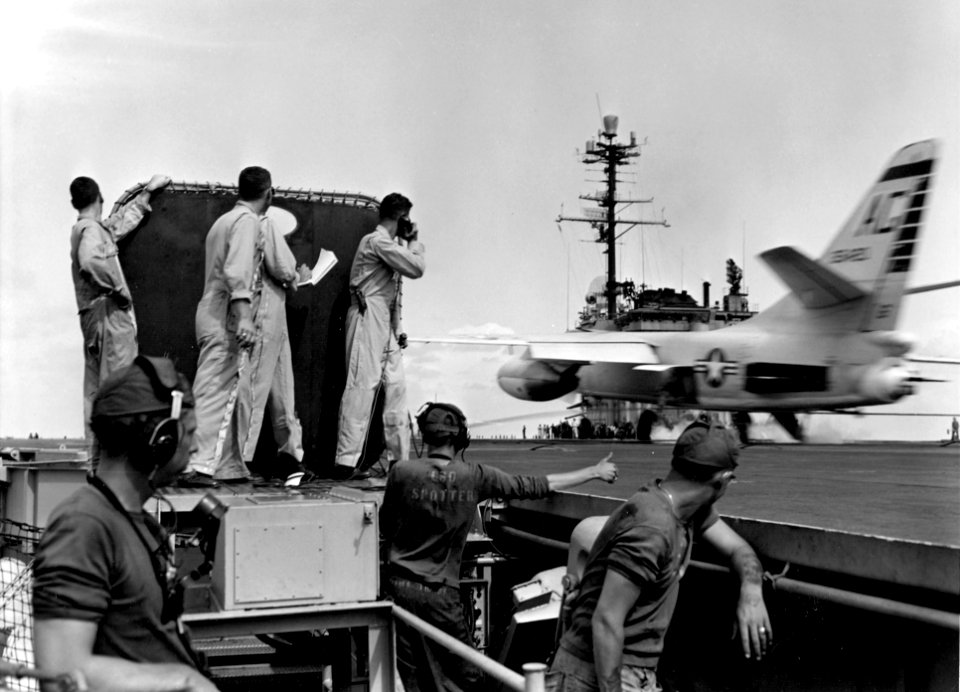 LSOs aboard USS Independence (CVA-62) 1959