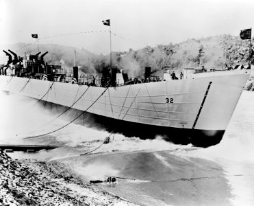 LST-32 launch 22 May 1943
