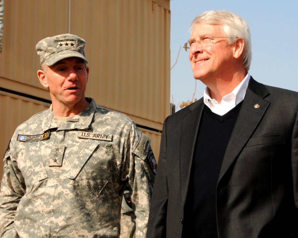 Lt. Gen. Caldwell talks with U.S. Senator Roger F. Wicker during a tour (4278167147)