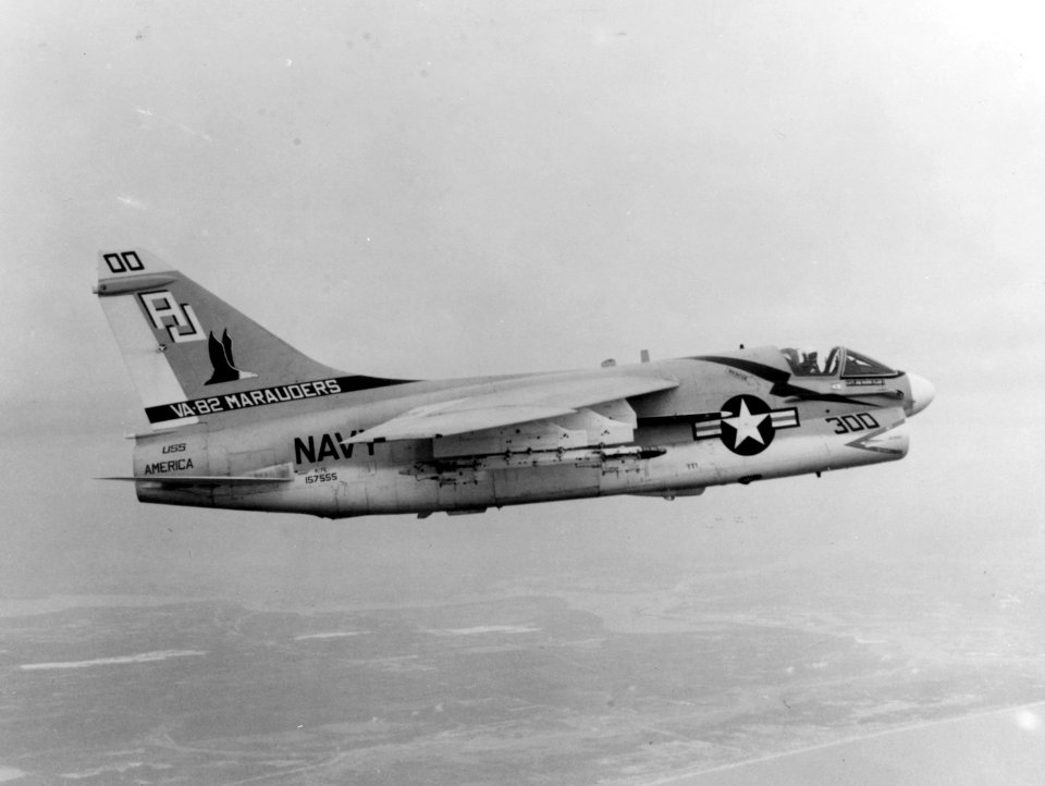 LTV A-7E Corsair II of VA-82 in flight, in 1971 (KN 20591)