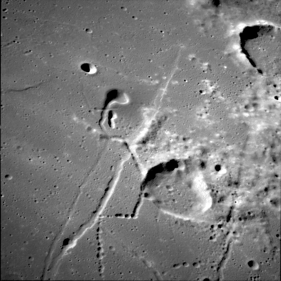 Lubbock H crater AS11-42-6309