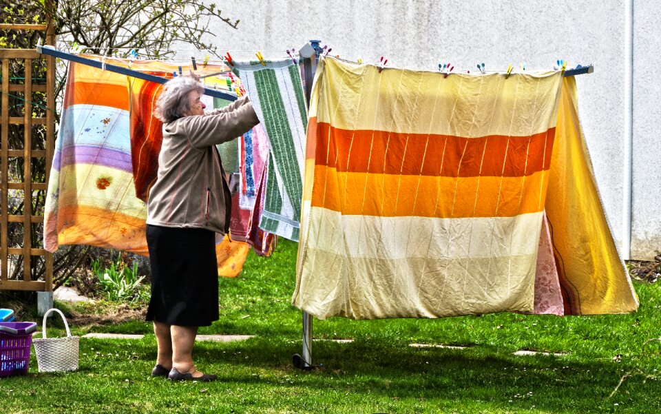 Hang old woman woman