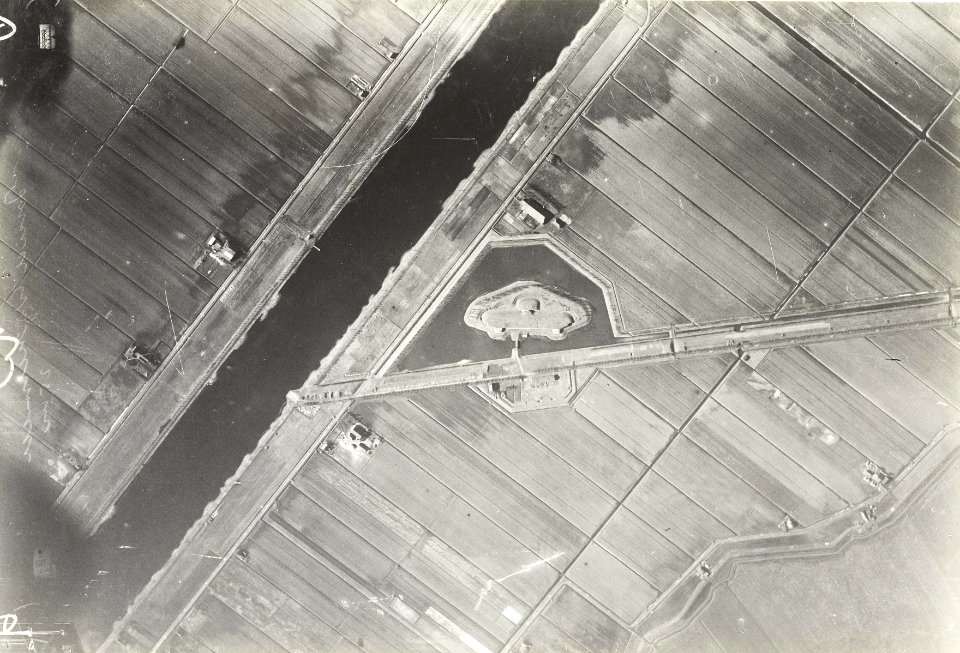 Luchtfoto van Fort Zuidwijkermeer