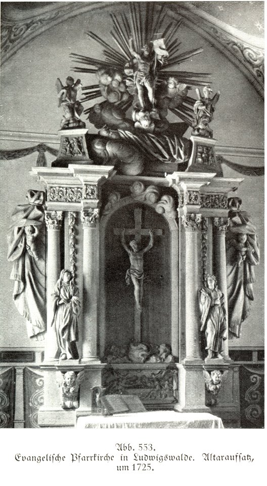 Ludwigswalde, Evangelische Pfarrkirche, Altaraufsatz, um 1725, Bildhauer Joseph Anton Kraus (zugeschrieben)