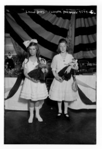 Luella Duys & Eleanor Horrmann LCCN2014706763