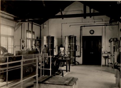 Luftverflüssigungsanlage der k.u.k. Geniedirektion in Klagenfurt, aufgenommen im Mai 1916 (BildID 15474508)