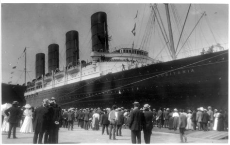 LUSITANIA arriving in N.Y. for first time, Sept. 13, 1907- starboard view; crowd at dock; people waving from ship LCCN2002721369