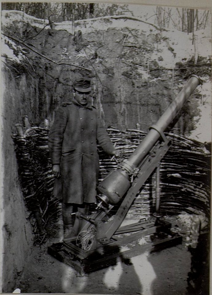 Luftminenwerfer in einer Stellung des Landwehrinfanterieregimentes1 (BildID 15457193)