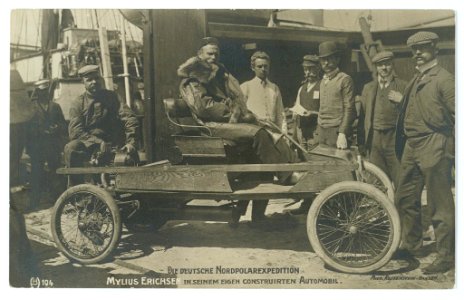Ludvig Mylius-Erichsen in his own car by Reffenstein-Hansen 01