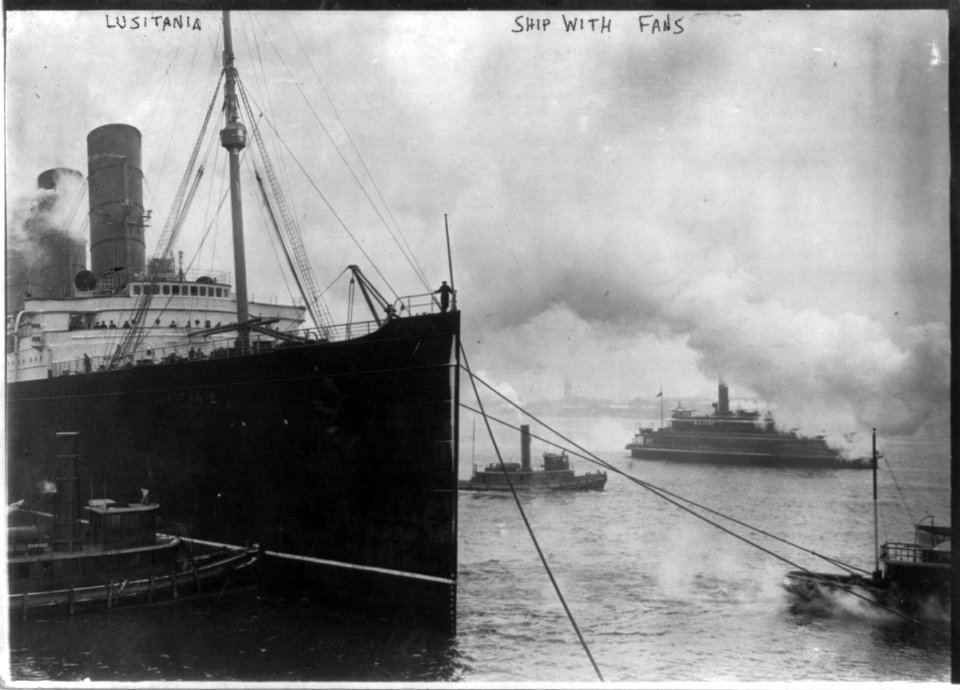 LUSITANIA, 1907-1914, New York City- view of bow with tugs, 6 March 1914 LCCN2002721377