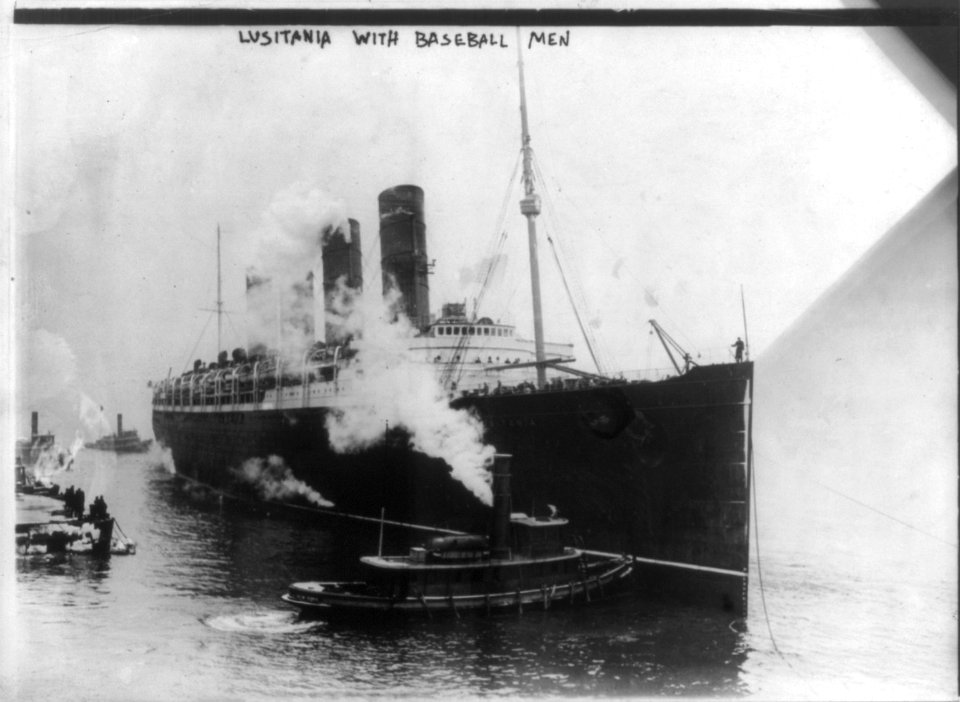 LUSITANIA, 1907-1914, New York City- tug easing ship into pier, 6 March 1914 LCCN2002721376