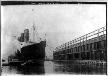 LUSITANIA, 1907-1914, New York City- warping into new pier, 20 Nov. 1908 LCCN2002721373