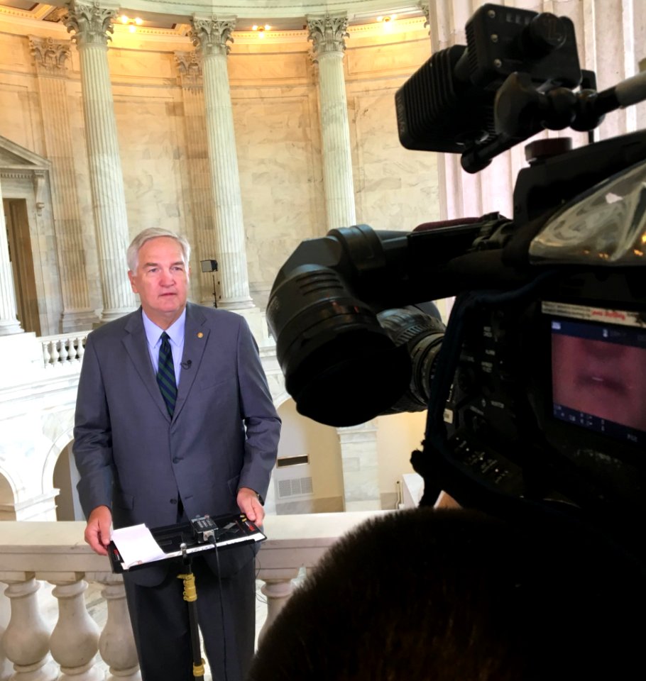 Luther Strange on Varney & Co to talk about Paris Agreement DBo8ycqWsAIb tS.jpg-large