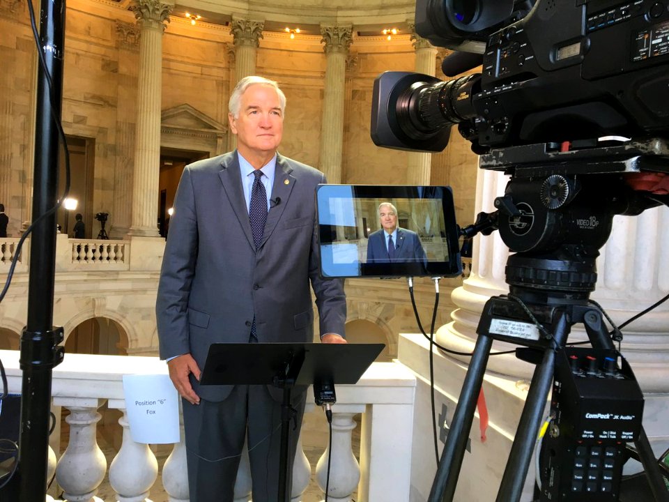 Luther Strange DCNiho4VoAEUdap