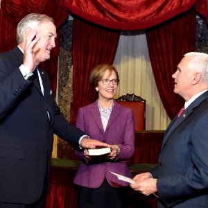 Luther Strange taking oath of office 16586947 1118929021549467 4020934516458632943 o