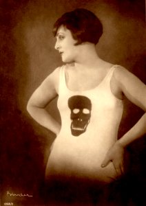 Lya de Putti by Binder