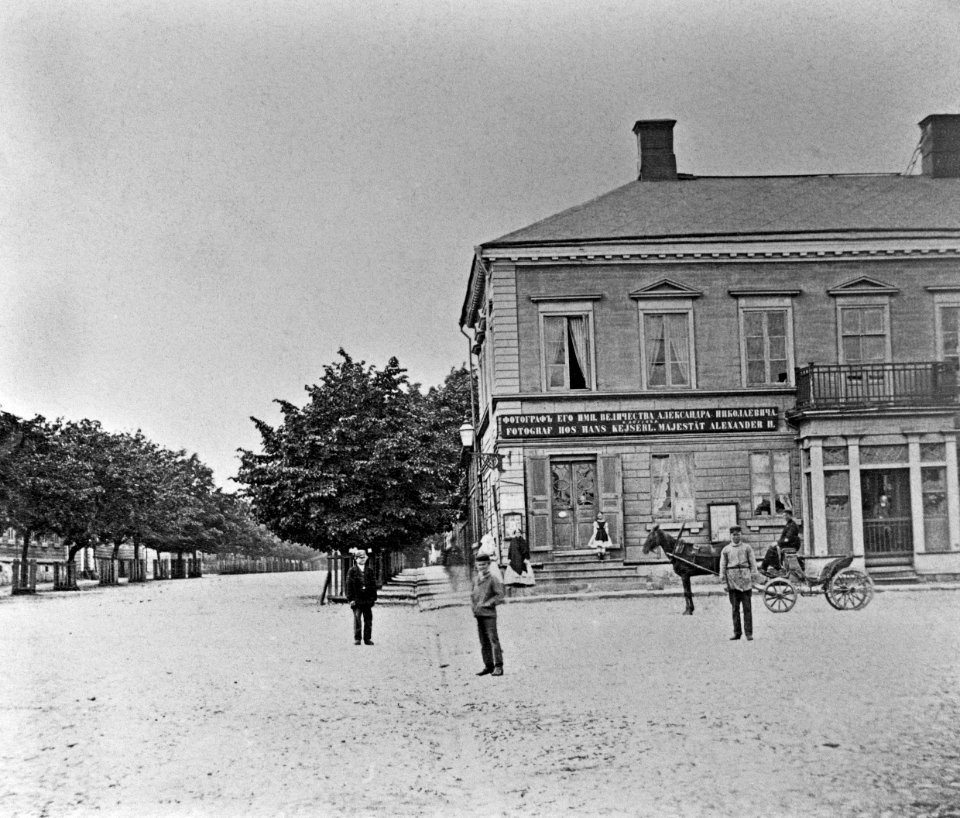 Läntinen Heikinkatu 6 (= Mannerheimintie 2), vasemmalla Bulevardi - N24660 - hkm.HKMS000005-km0038qr