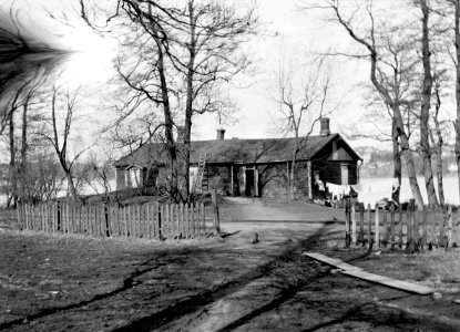 Läntinen Viertotie 3, kortteli 61 B (= Mannerheimintie 13 ) Töölönlahden rannalla - N2223 (hkm.HKMS000005-000001e6)