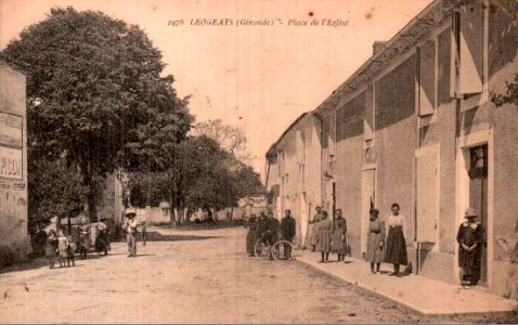 Léogeats - Place de l'église