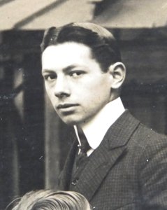 Léon Moussinac 1907