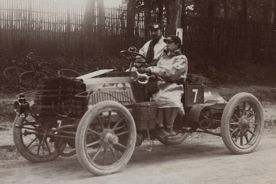 Léonce Girardot vainqueur de la Coupe Gordon Bennett 1901, sur Panhard