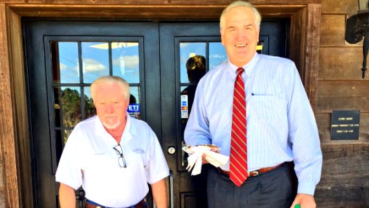 Luther Strange Conecuh Sausage C5YMYWPUYAAWyJz