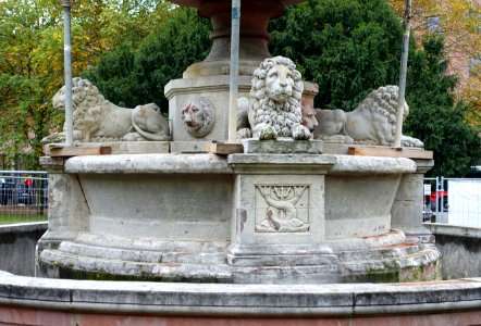 Löwenbrunnen - Mathildenplatz, Darmstadt, Germany - DSC09882