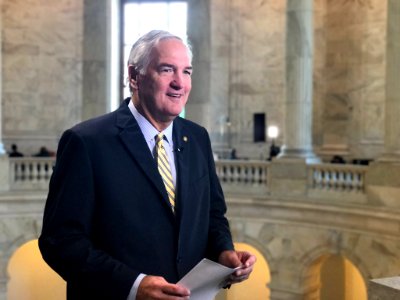 Luther Strange talking healthcare on Mornings with Maria DFA6IdyUwAAcDLq.jpg-large