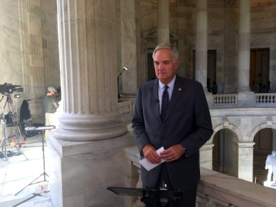 Luther Strange talking to Fox Business about Comey's testimony DB1CZKpW0AE6xQ0.jpg-large