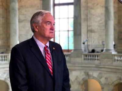 Luther Strange talking to Varney & Co. DJnNSuwVAAA48u0.jpg-large