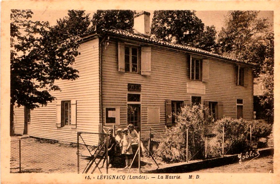 Lévignacq - Mairie