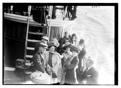 M. Vaniman and family on Trent LCCN2014688762