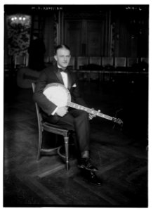 M.E. Kaufman (with banjo) LCCN2014716145