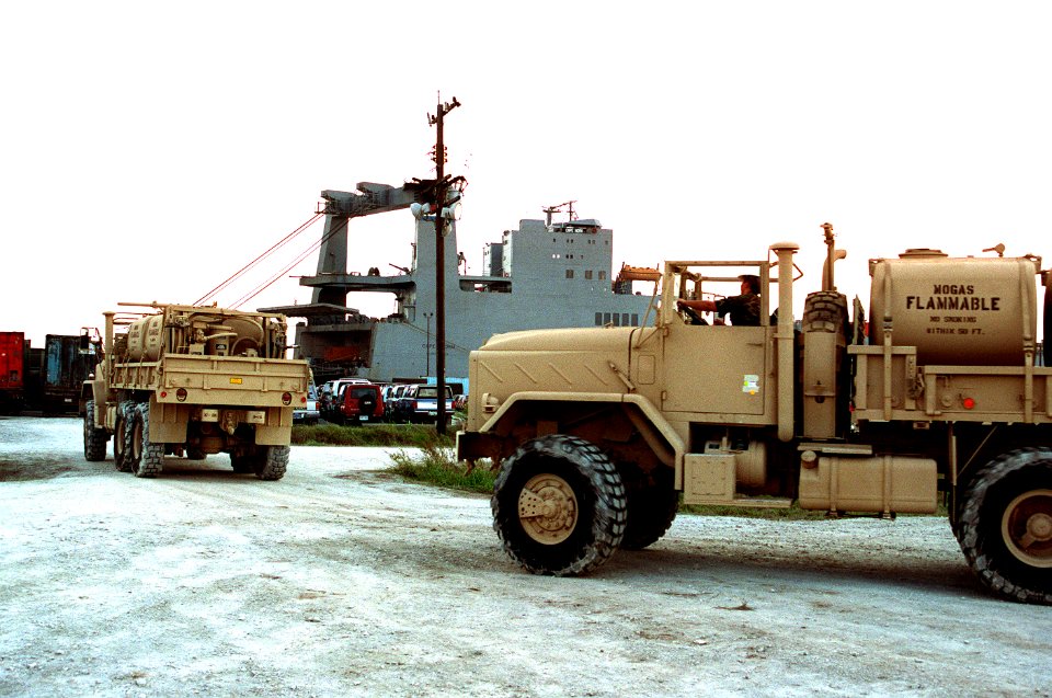 M939 5-ton fuel trucks, 1990