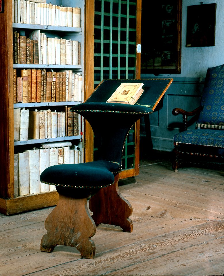 Lässtol, s.k, plugghäst, gjord av furu - Skoklosters slott - 30787
