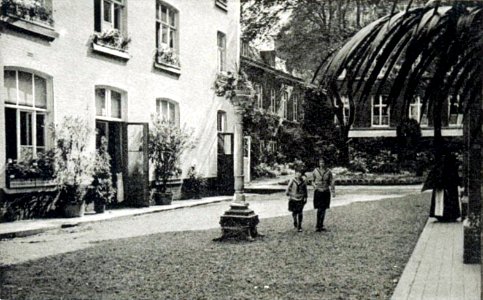 Maastricht, Boschstraat, Klooster Arme Kind Jezus, tuin, 1930-35