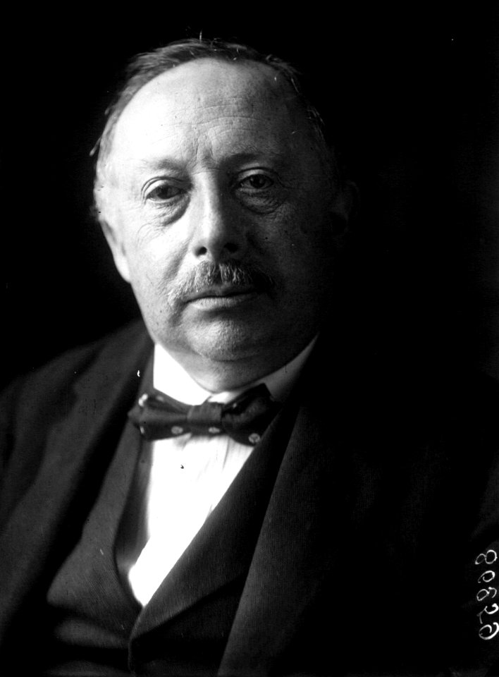 M. Dior, député, ministre du Commerce - (photographie de presse) - Agence Meurisse