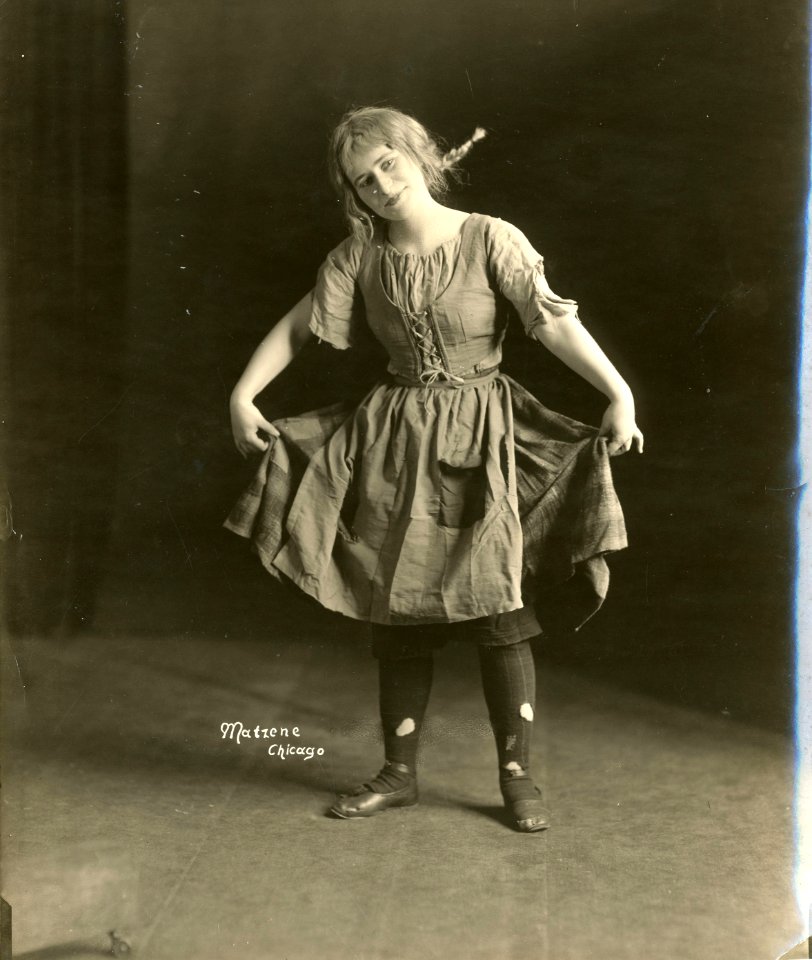 Mabel Riegelman, opera singer (SAYRE 8361)