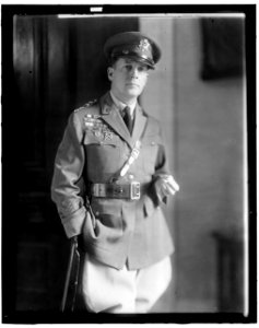 MacARTHUR, DOUGLAS. GENERAL LCCN2016859437