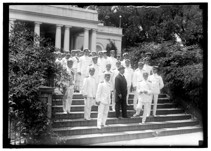 MACCHI DI CELLERE, V., COUNT. AMBASSADOR FROM ITALY. WITH ITALIAN SAILORS AT WHITE HOUSE LCCN2016869376