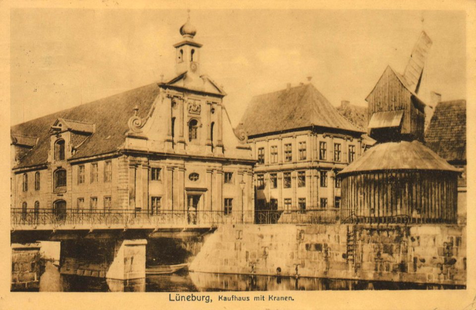 Lüneburg, Niedersachsen - Kaufhaus mit Kran (Zeno Ansichtskarten)