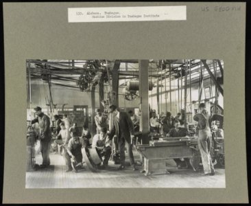 Machine division in Tuskegee Institute LCCN2014645325