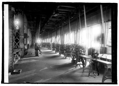 Machine shop, Navy Yard, (2-10-22) LCCN2016846069