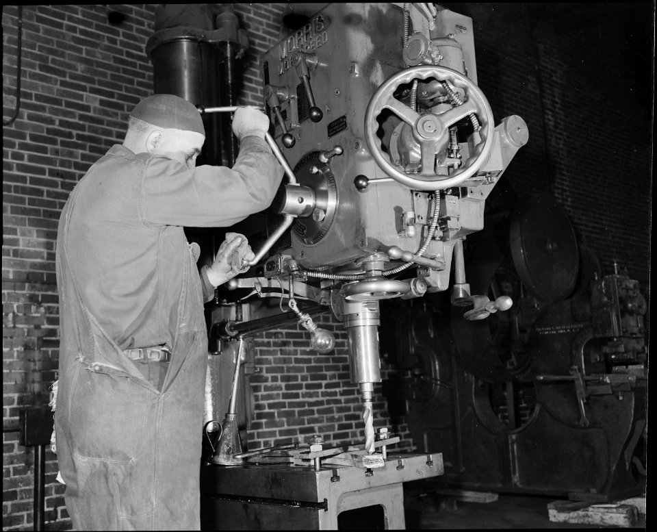 Machinist. The Pocahontas Corporation, Mines 33-34, Bishop, Tazewell County, Virginia. - NARA - 541082
