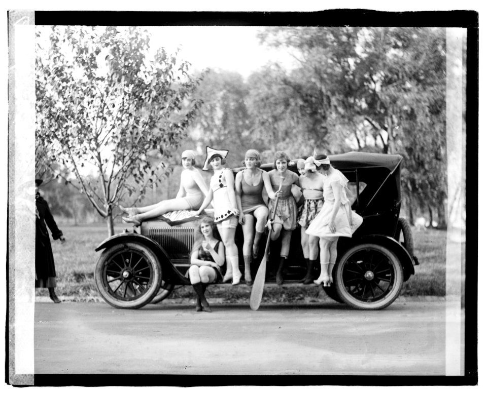 Mack Sennett girls LCCN2016819912