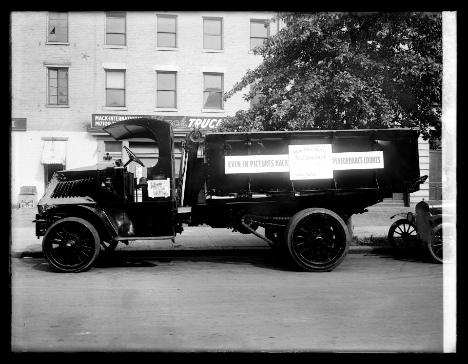 Mack truck, 1920 LCCN2016852237