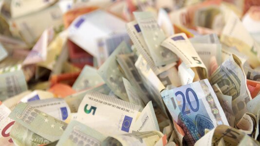 Cash savings wealth